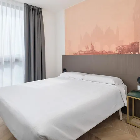 Hotel Laguna 3*