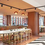Laguna Hotel Venecia