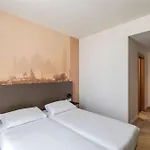 Laguna Hotel Venecia