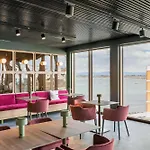 Laguna Hotel 3*